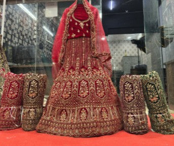 Velvet Embroidered VT 129 Bridal Lehenga Choli, Size: Large
